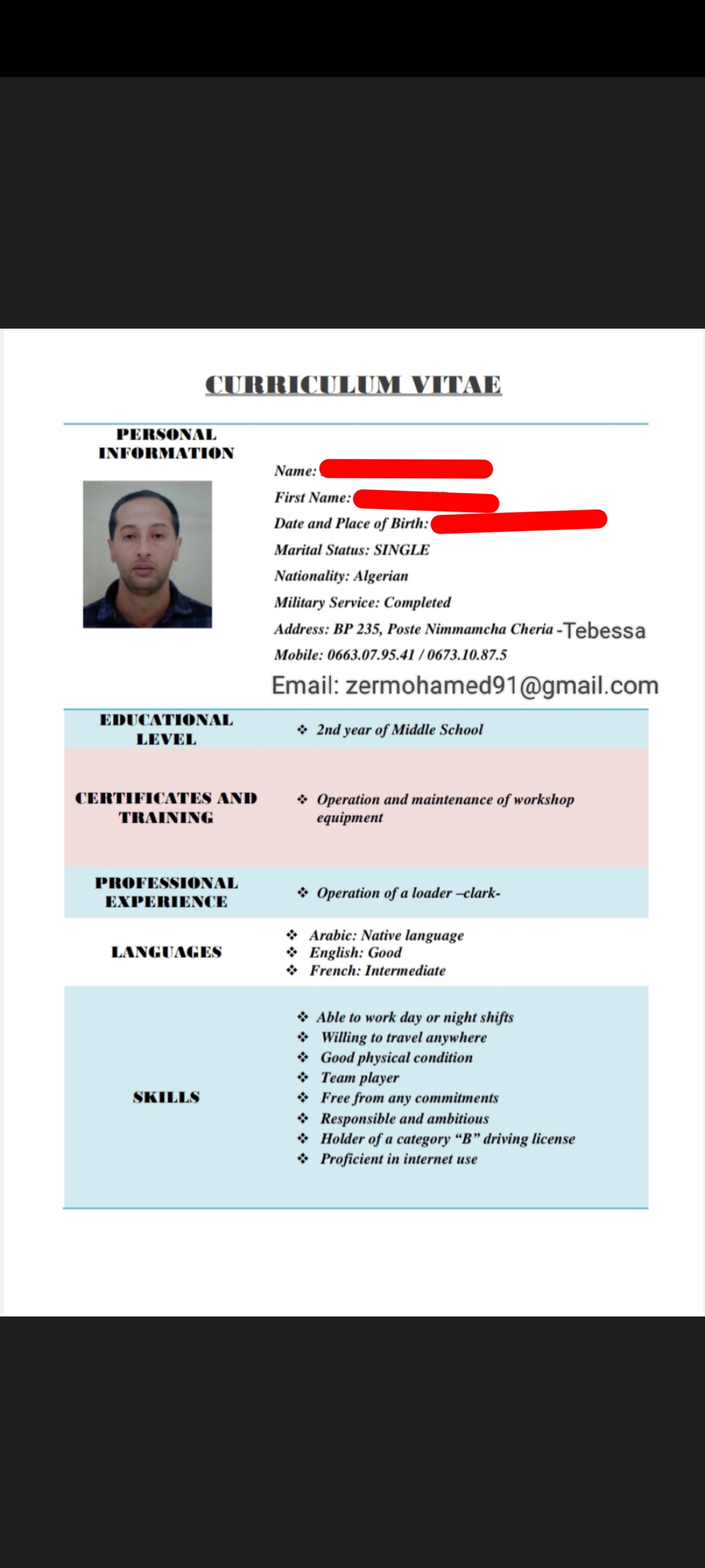 こんにちは。私はアルジェリア共和国出身です。日本で仕事の契約を探しています。現在はアルジェリアに住んでいます。