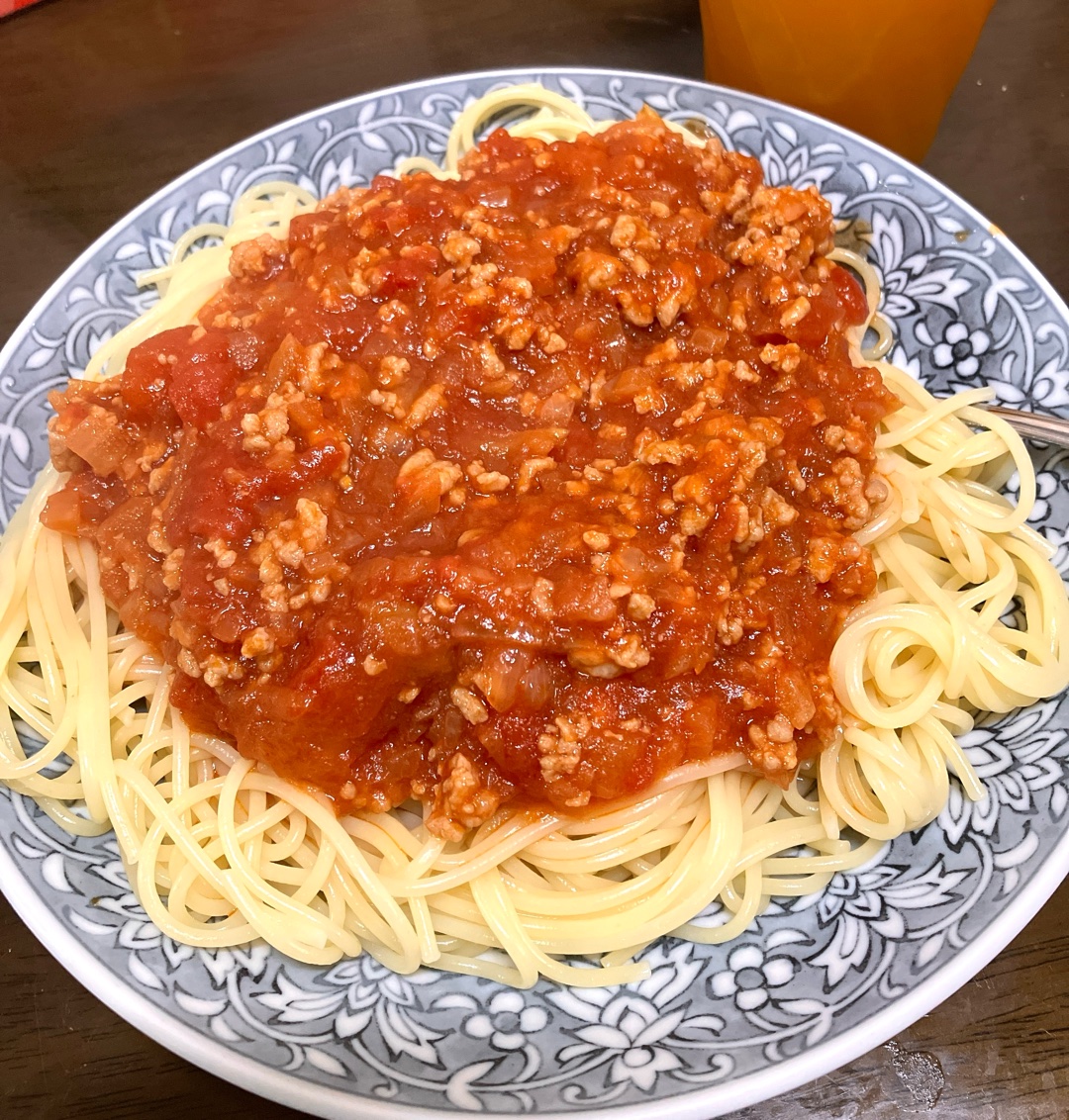 男女問わず、スイーツ含め料理上手な人はどんな印象ですか？因みに写真は私が作ったココアパウンドとミートソーススパゲティです