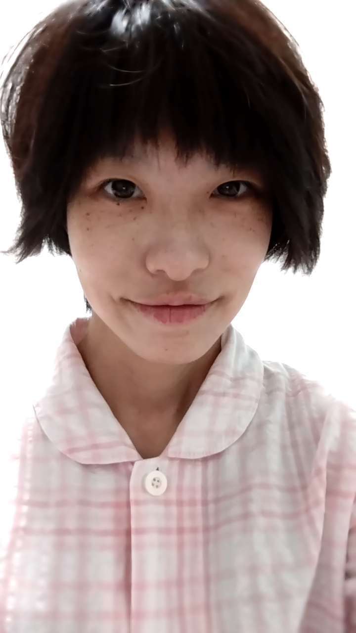 顔載せるからかわいいかかわいくないか言ってくれない？