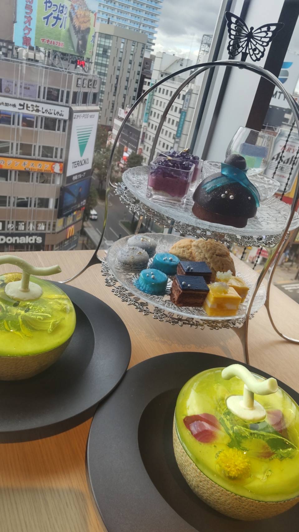 実労時間平日2時間のみで高収入高学歴のねこには、付き合って2年目になるミスコン準優勝でモデルで進学校の16歳のとっても優しくてかわいい婚約者がいるから、