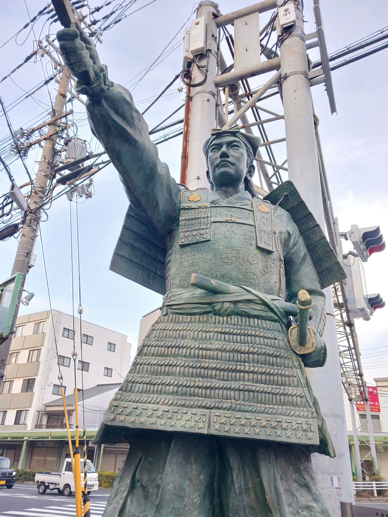 この方はなにをされてる方なんですか?