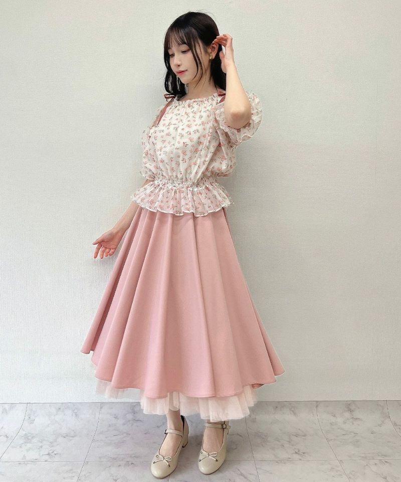 この服装、可愛いですか？