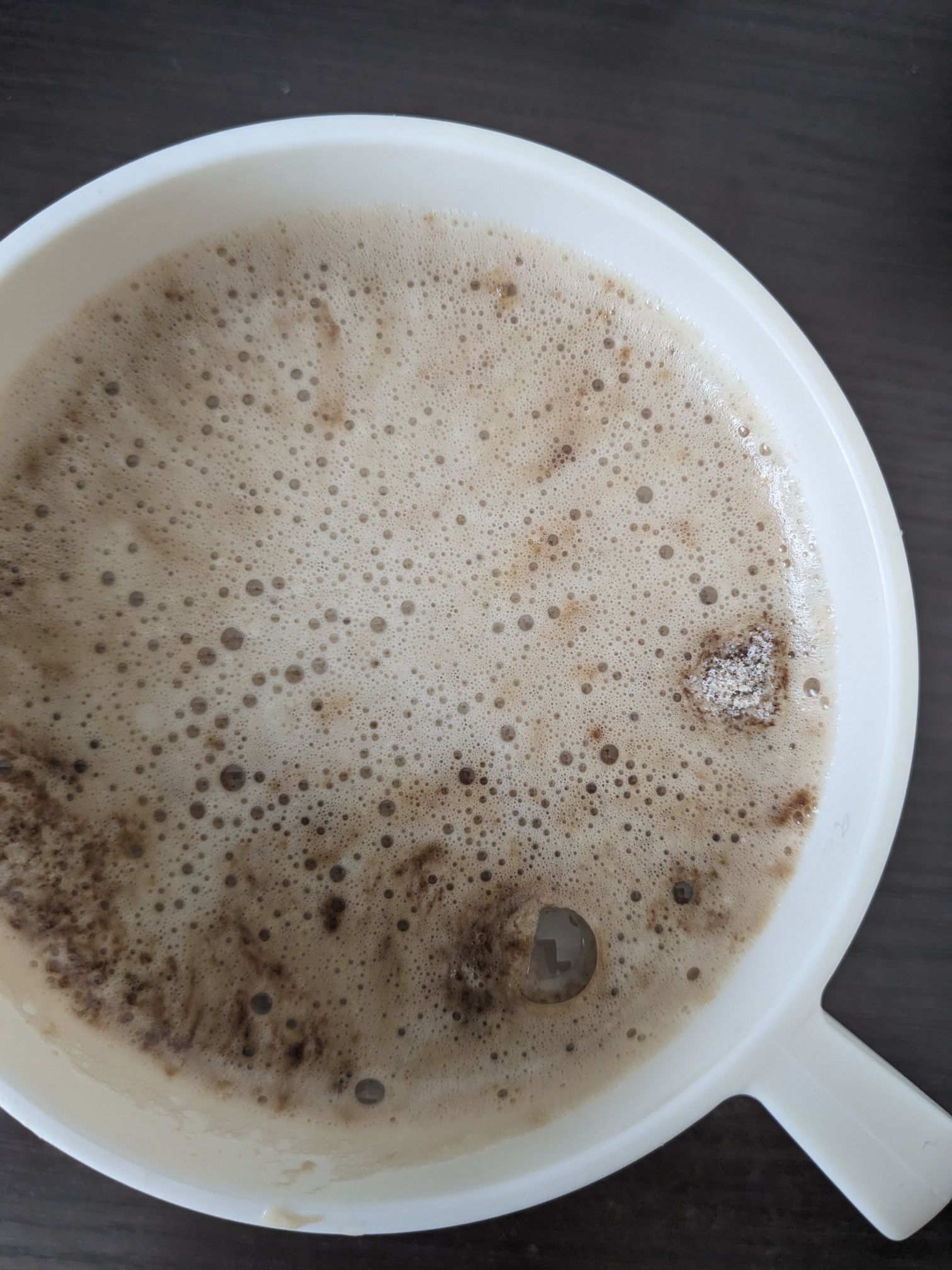 外食やカフェで1ヶ月いくらくらい使いますか？