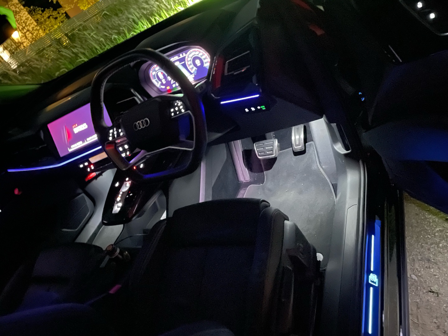 車やバイク乗ってる？