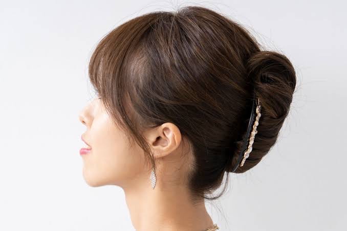 夜会巻きって何でそんなに人気なんだろう‪🤔‬女性だけど分かんない💦