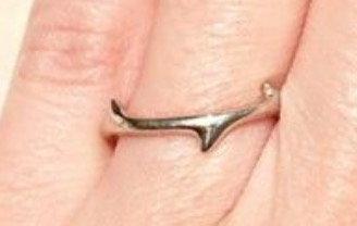 こういうタイプの指輪探してるんだけど、他にないかな…