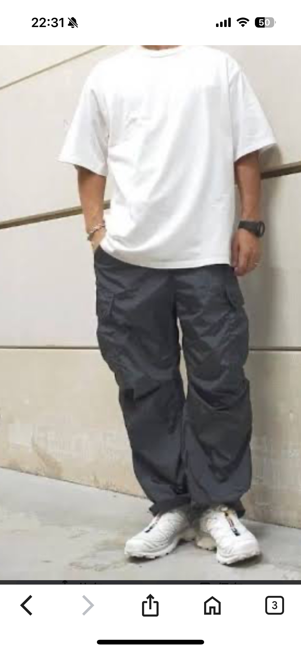 男性のTシャツはイン？出し？