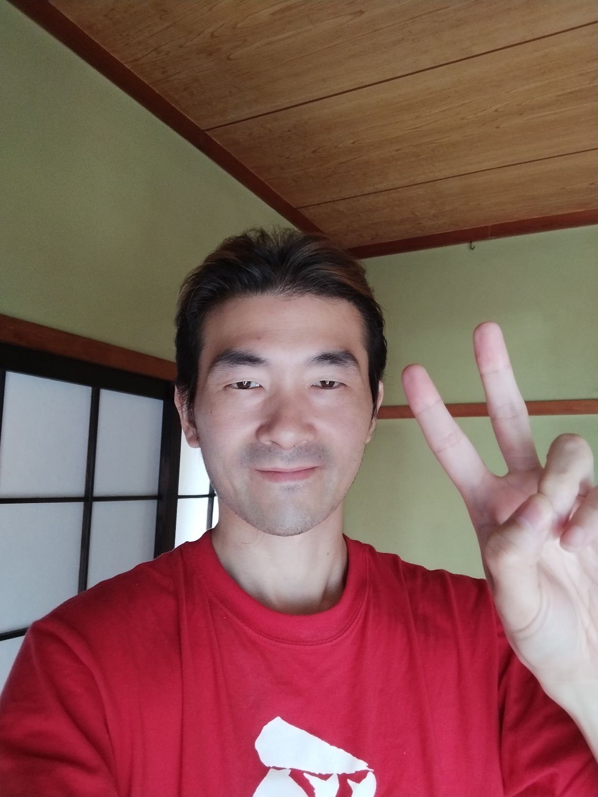 俺の顔似点数をつけてください。