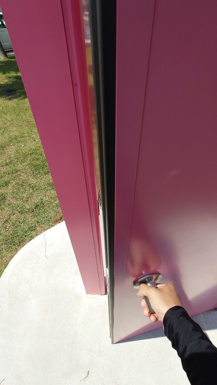 どこでもドアを使って旅行〜！あなたはどこへ行きますか？