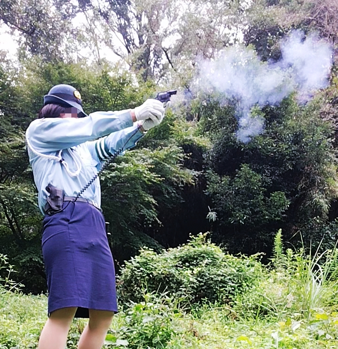 女装で好きな衣装はなんですか？私は女性警察官（婦警）制服スカート