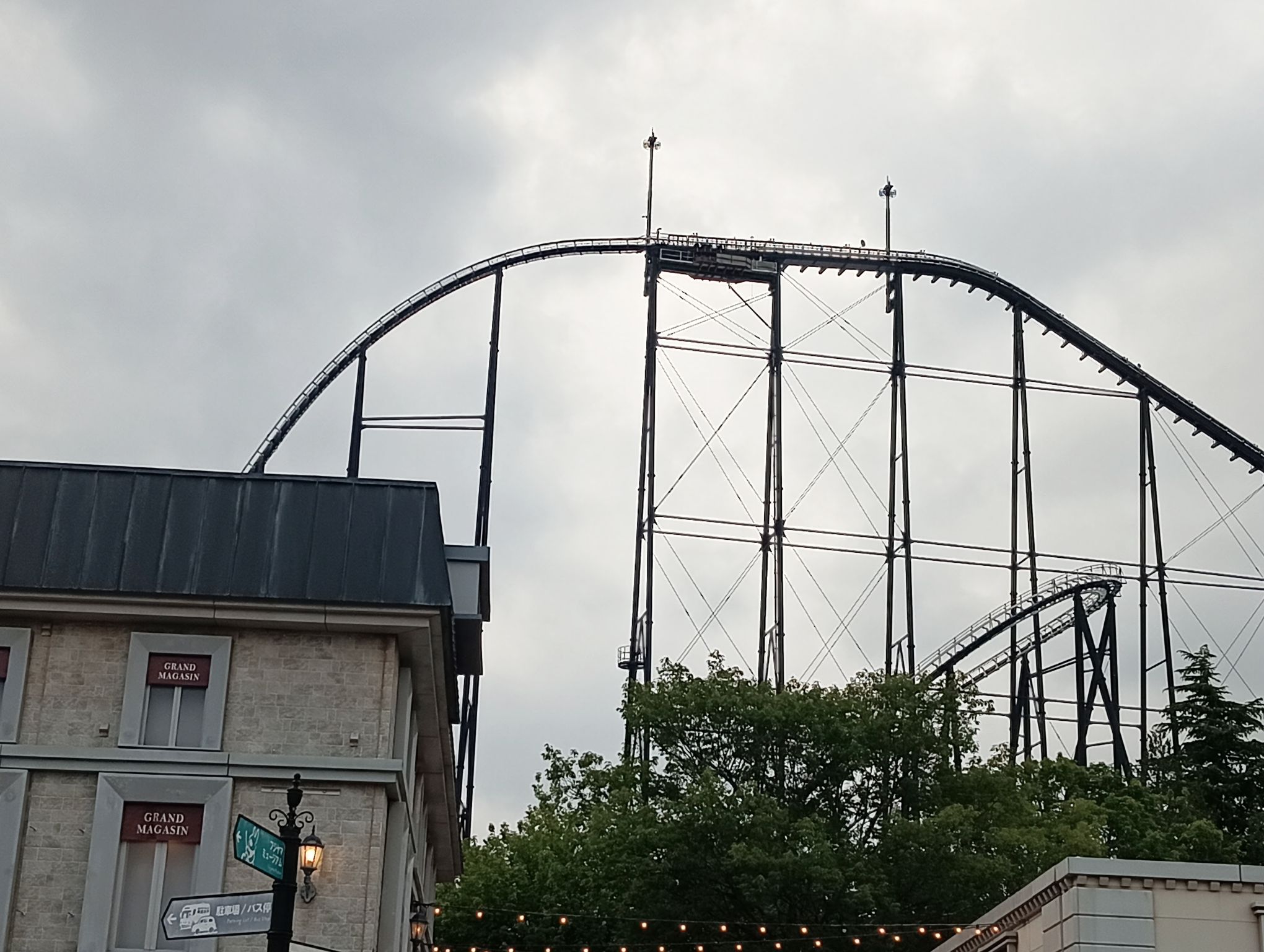 富士急ハイランドなんのアトラクション好きですか？私はFUJIYAMA高飛車ぞっこんトンデミーナです！好きなアトラクションあれば教えてください❣️