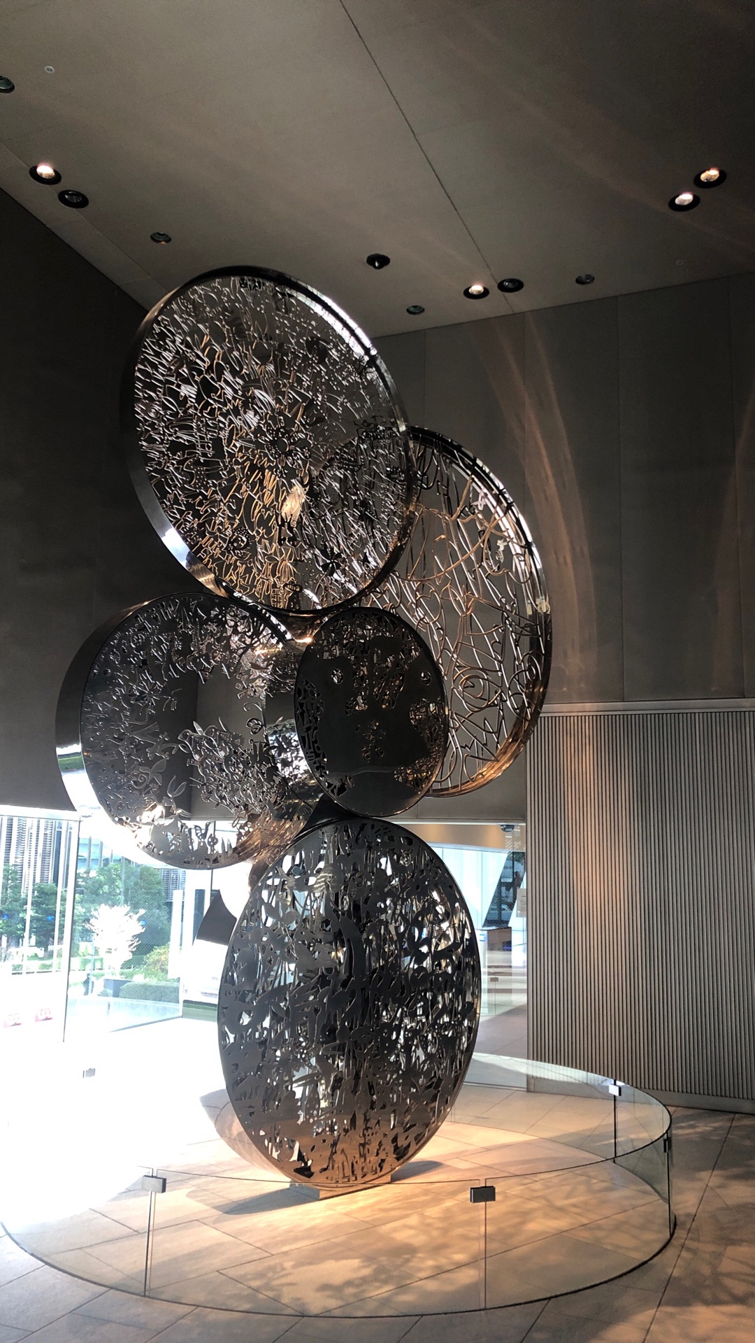 皆さんは横浜駅での待ち合わせって何処を使ってますか？横浜駅に詳しい人同士じゃ無くて、初めて来る人と待ち合わせる場合なんかは？