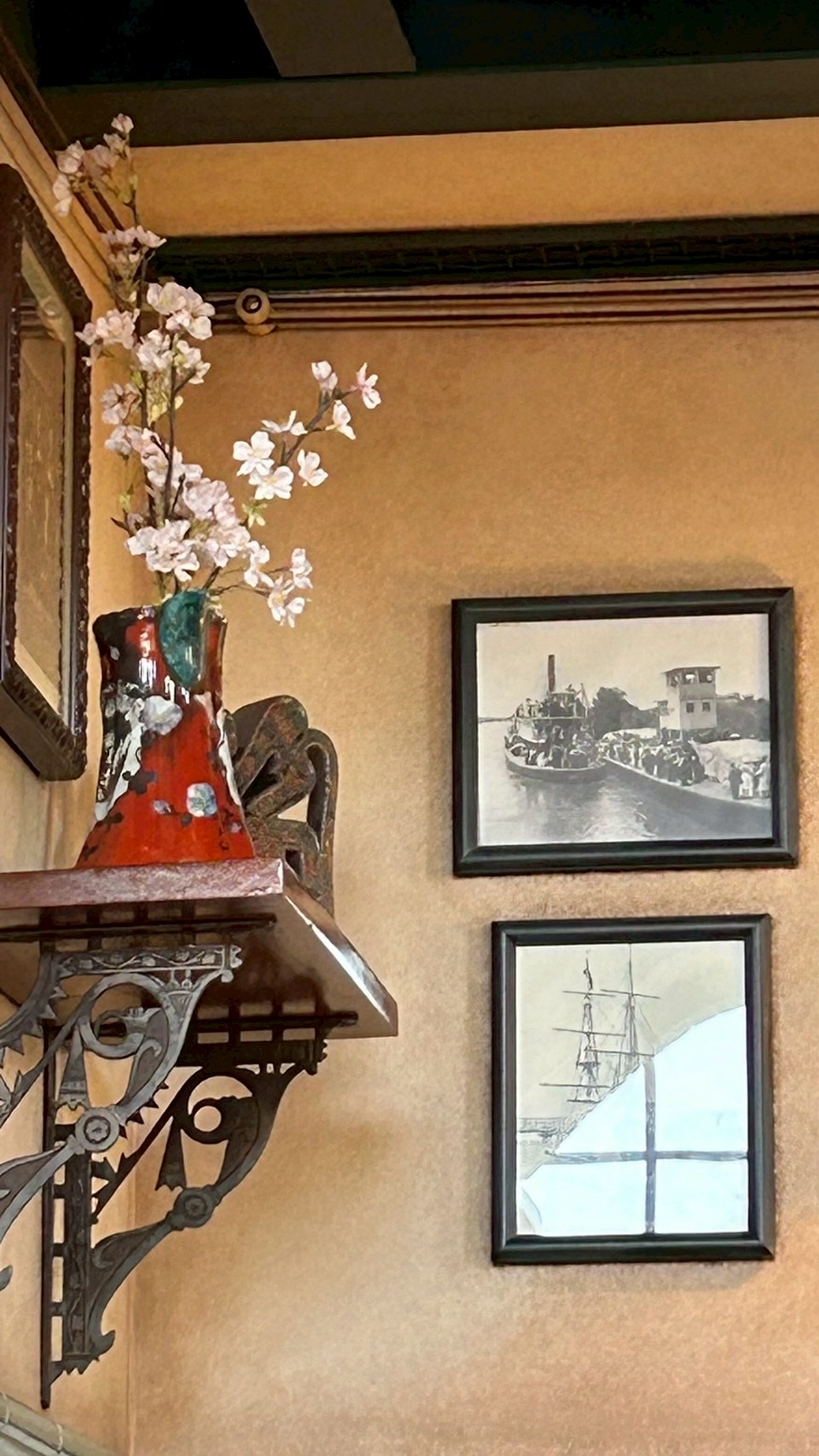 それぞれどこで撮られた写真でしょーか？