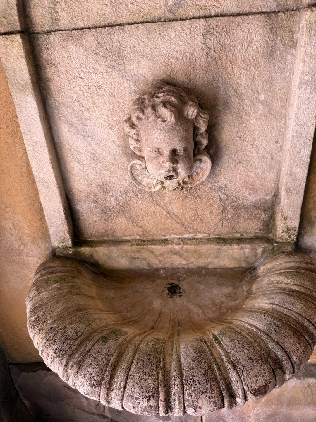 それぞれどこで撮られた写真でしょーか？