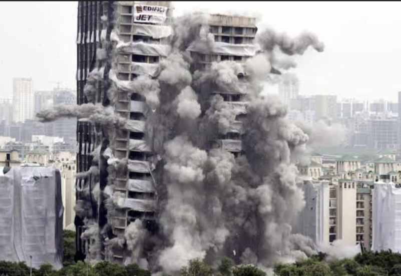 このビル、何故、爆破された？