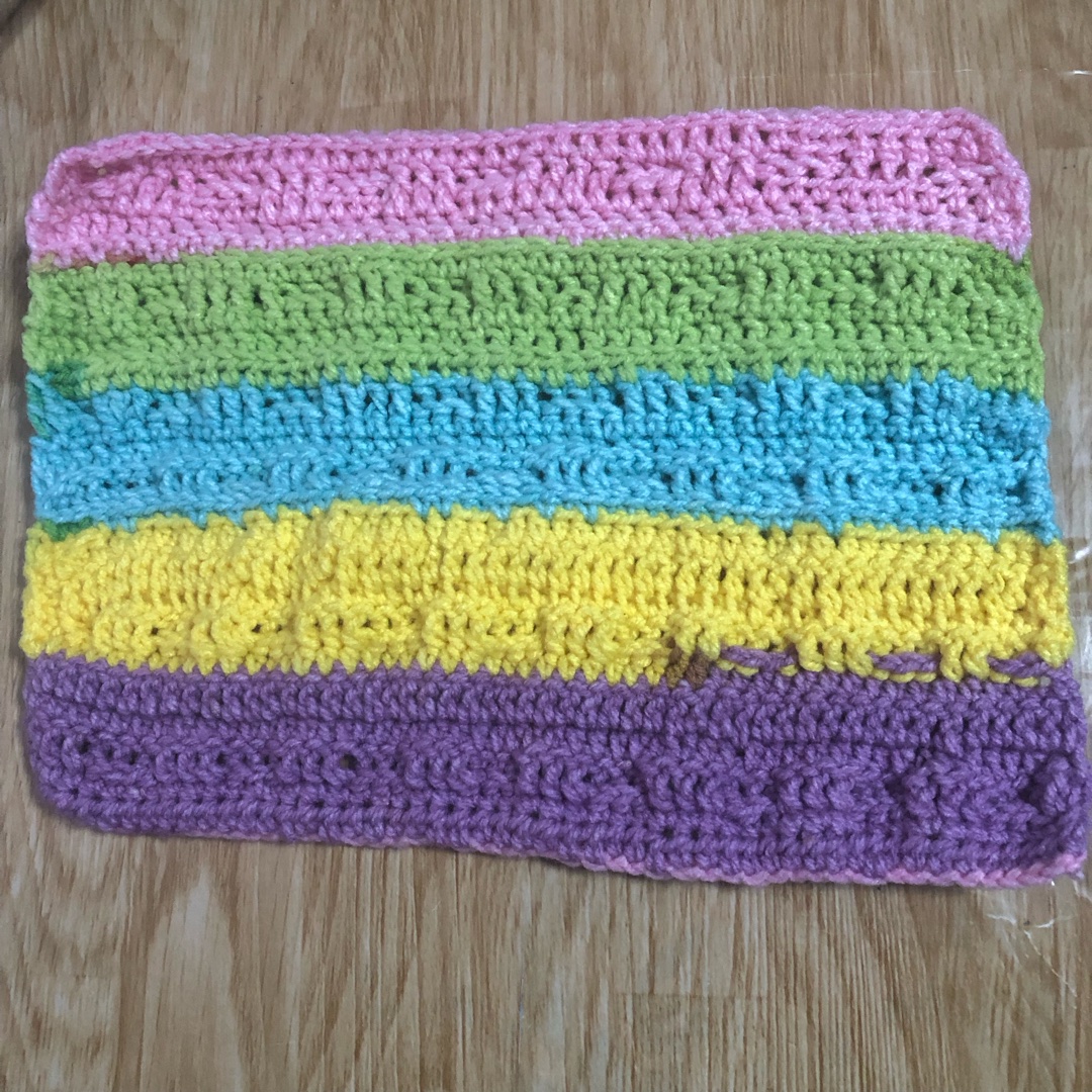 このまま敷物、物置として使うかアレンジして巾着かミニカバンみたいにするか迷う

作っても自分では使わないんだよなぁ

#かぎ編み #編み物 #ハンドメイド#質問