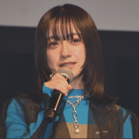 いいえ、彼女は41歳に見えません