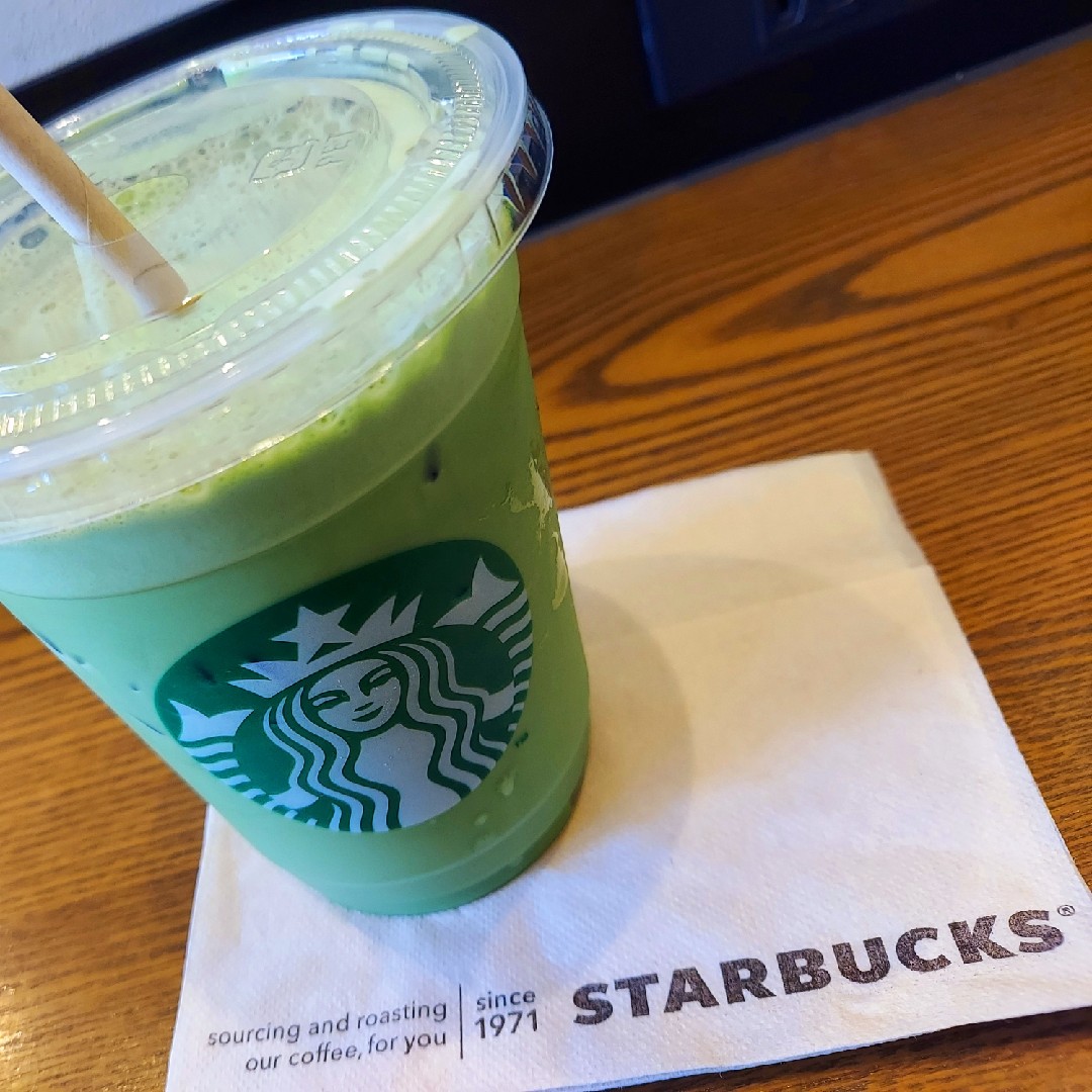 スタバ飲みながら徒歩で移動