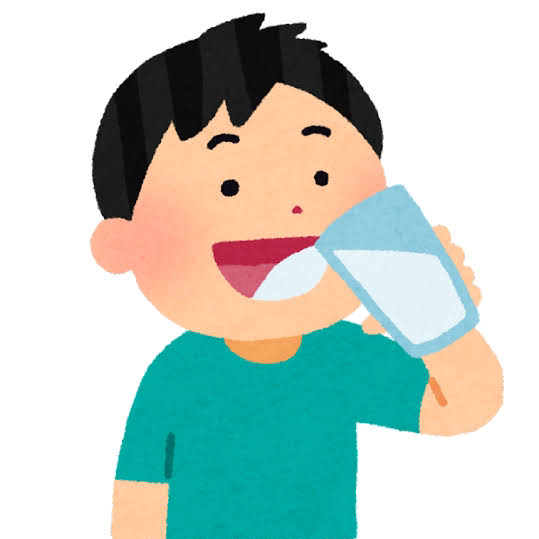 先に水を口に含んでから薬