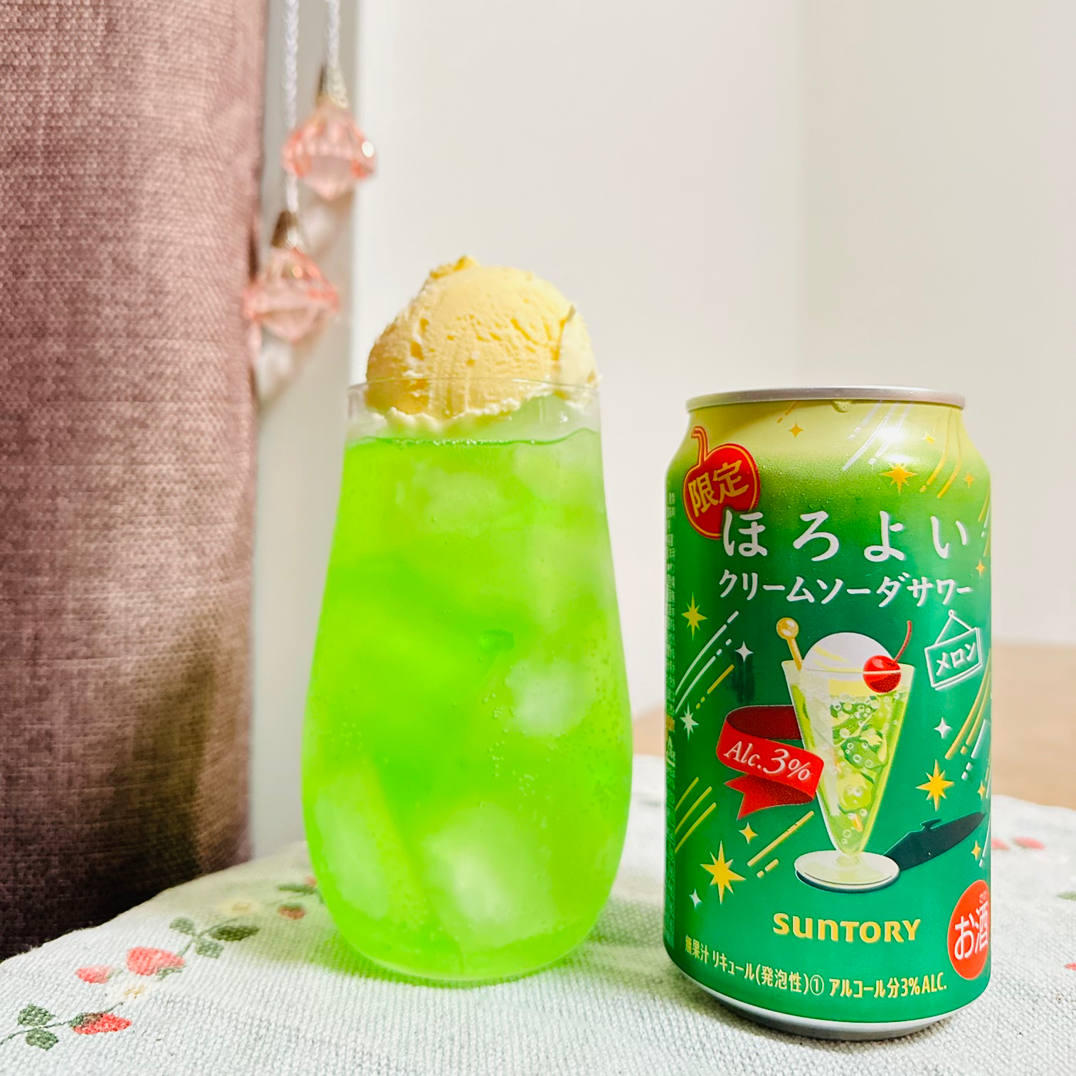 めろんのクリームソーダ