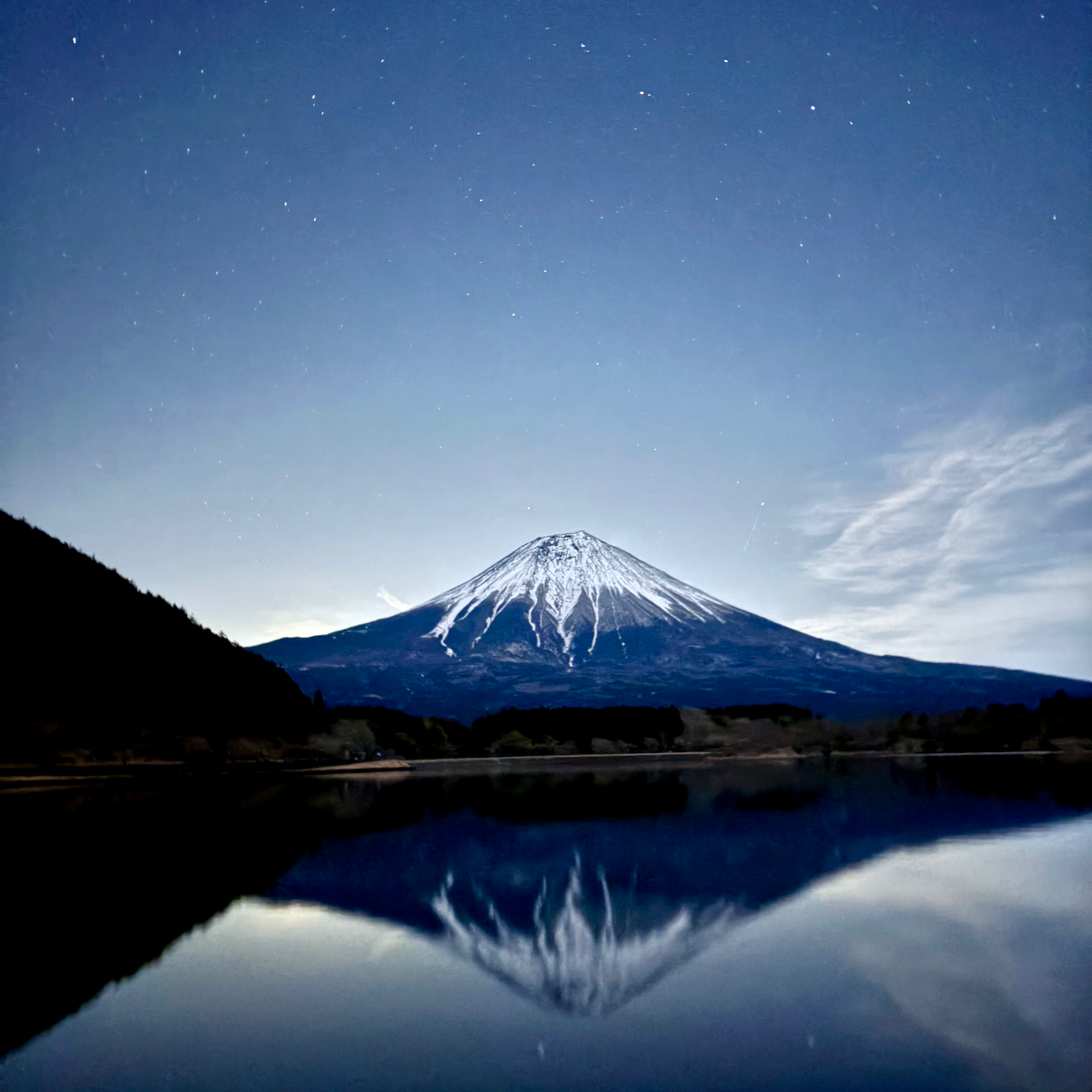 湖に映る富士山