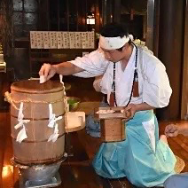 特殊神事！釜鳴神事