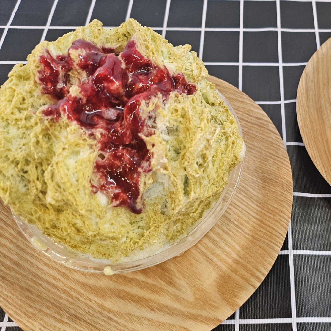 ピスタチオ×ラズベリー