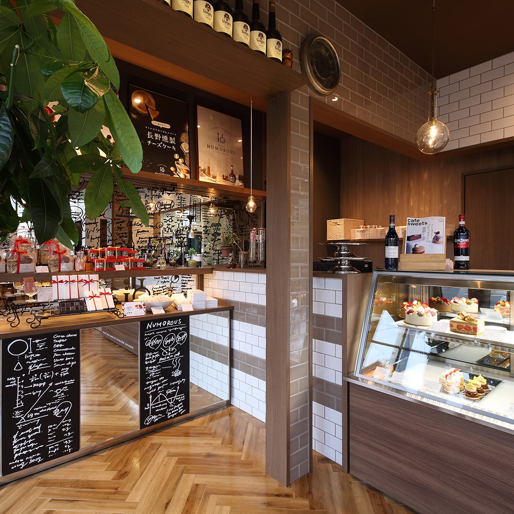 有名パティシエのケーキショップ