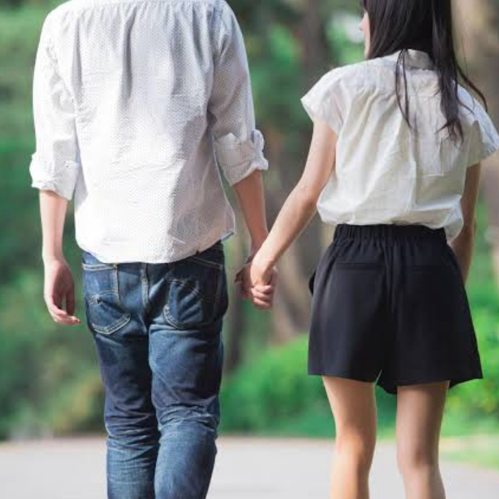 異性と手を繋いでたら