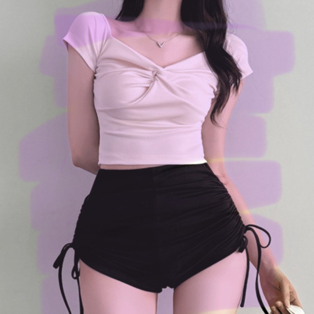 𝐁𝐥𝐚𝐜𝐤×𝐖𝐡𝐢𝐭𝐞