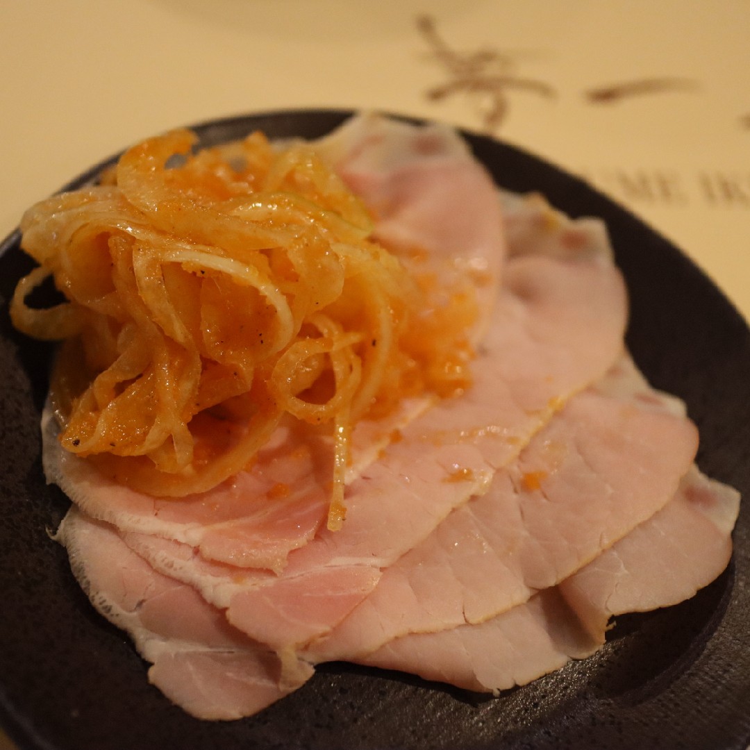 生ハムとオニオンスライス