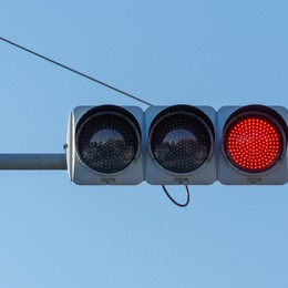 赤は気をつけて進め！押し通る！