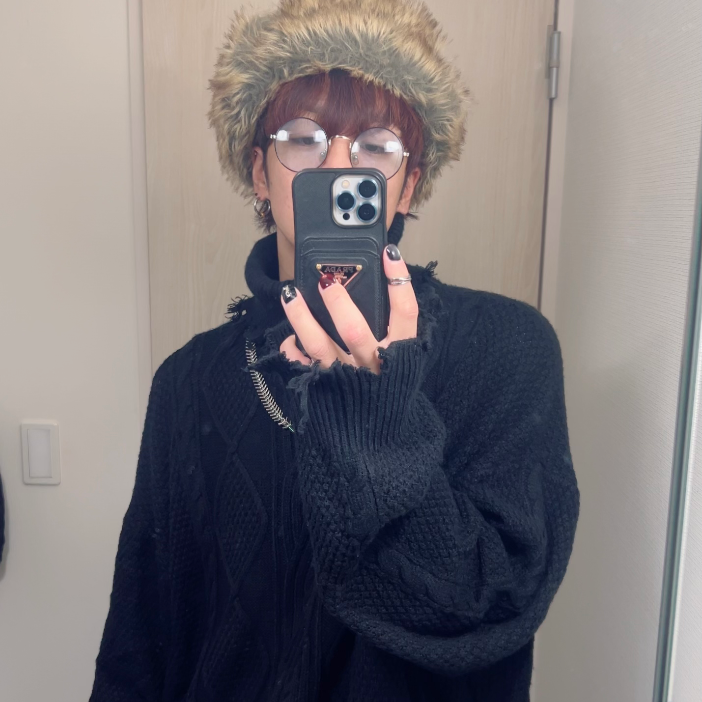 ダメージタートルニット