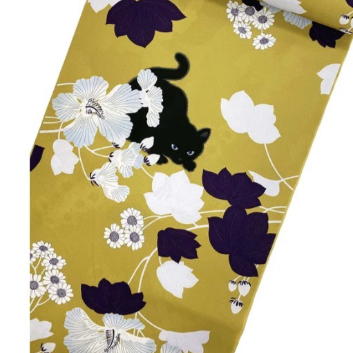 林檎姐さん概念の孔雀と黒猫