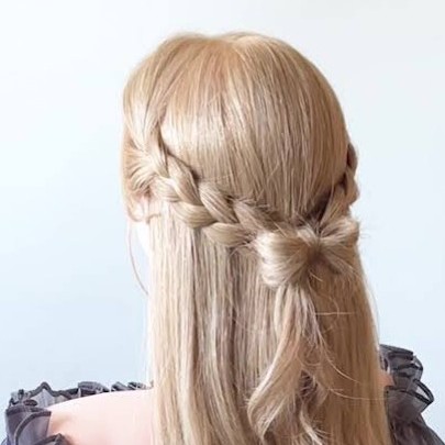 三つ編みハーフアップ