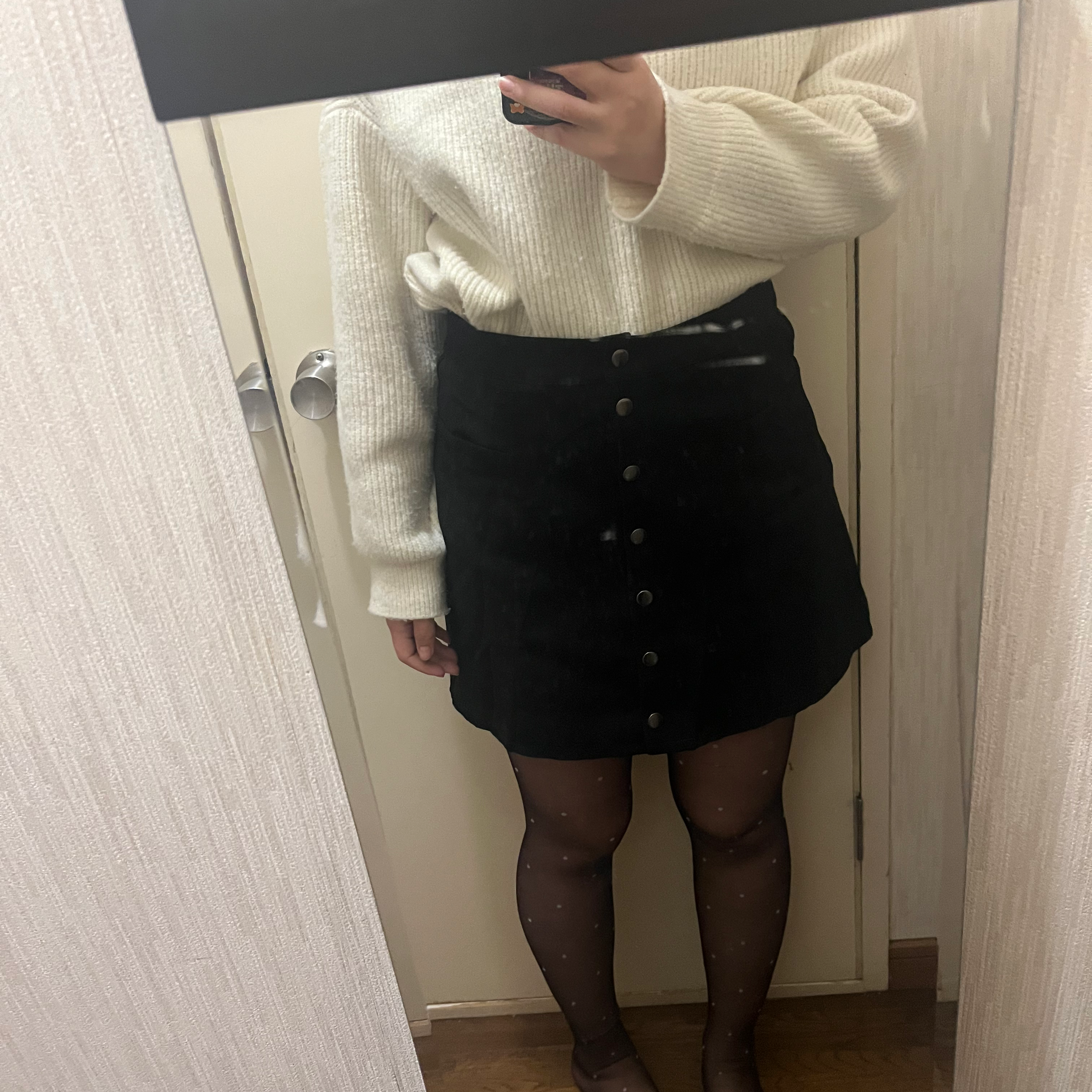 行く(このミニスカ着て)