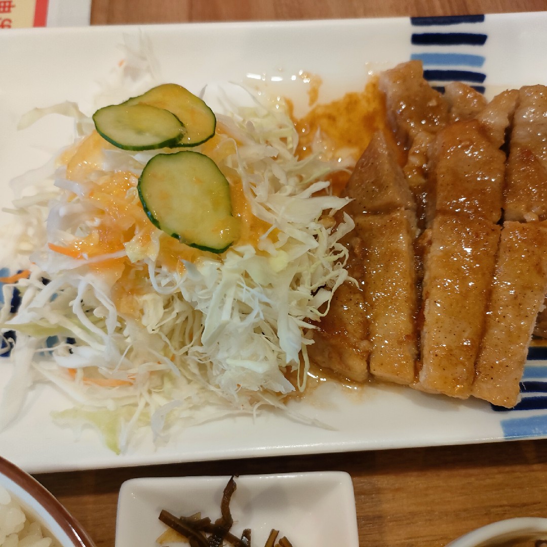 天神、てんてん亭で定食食べます。