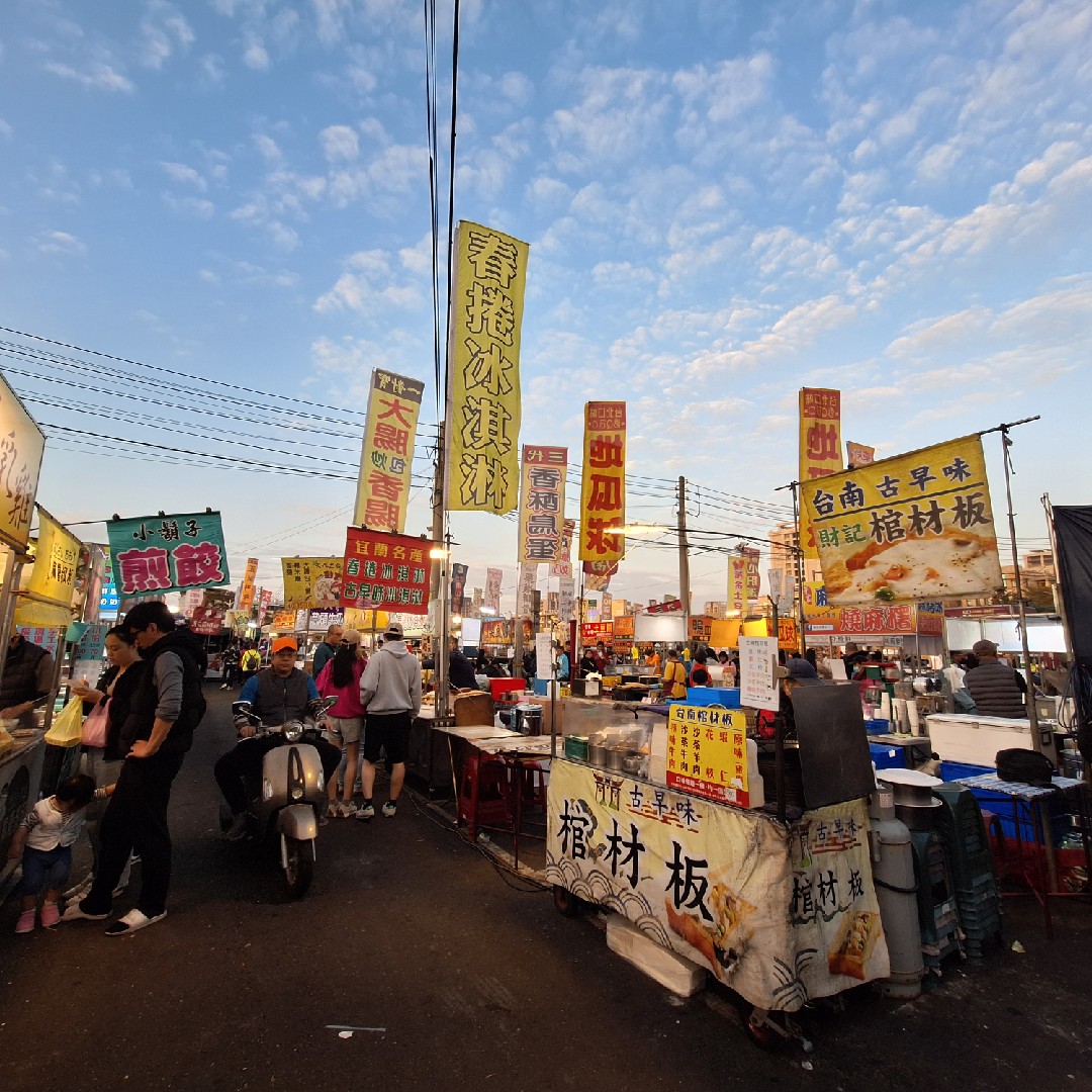 突撃！となりの台湾夜市！
