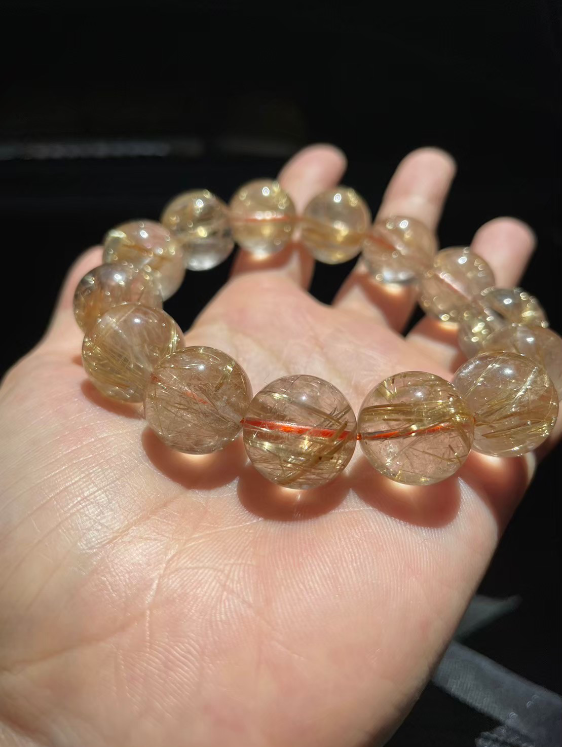 あなたのお気に入りの石を見せてください^_^