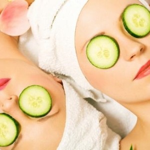 目がキュウリの星