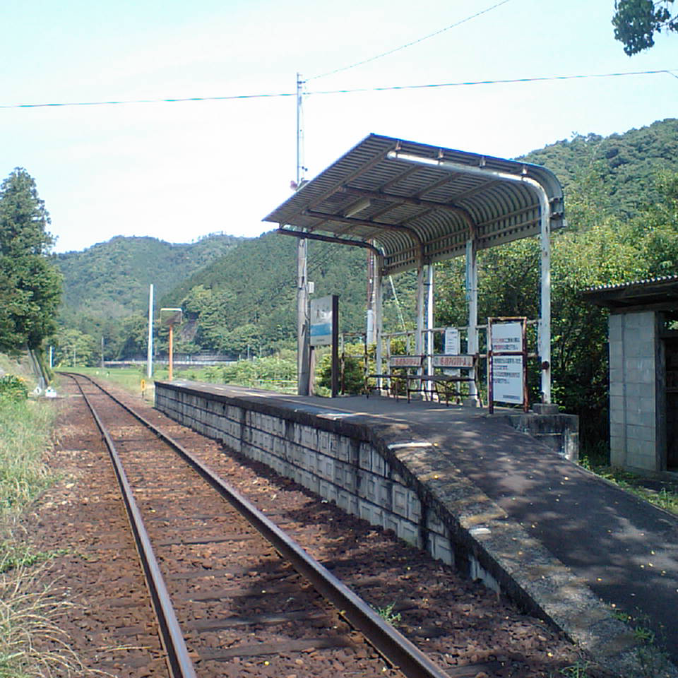 田舎の駅舎の星